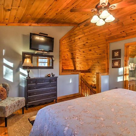 Cozy Nest Gatlinburg Cabin With Porch And Jacuzzi! Villa Exterior photo
