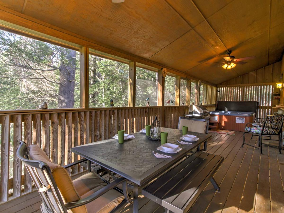Cozy Nest Gatlinburg Cabin With Porch And Jacuzzi! Villa Exterior photo