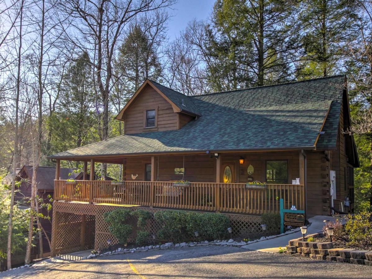 Cozy Nest Gatlinburg Cabin With Porch And Jacuzzi! Villa Exterior photo
