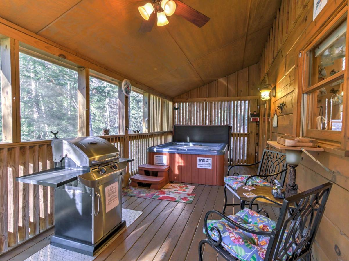 Cozy Nest Gatlinburg Cabin With Porch And Jacuzzi! Villa Exterior photo
