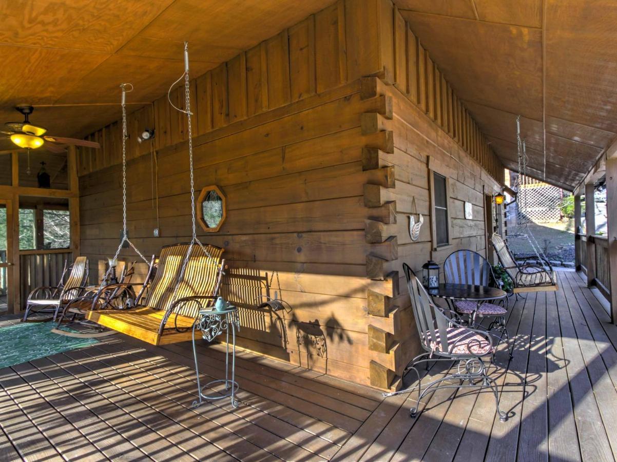 Cozy Nest Gatlinburg Cabin With Porch And Jacuzzi! Villa Exterior photo